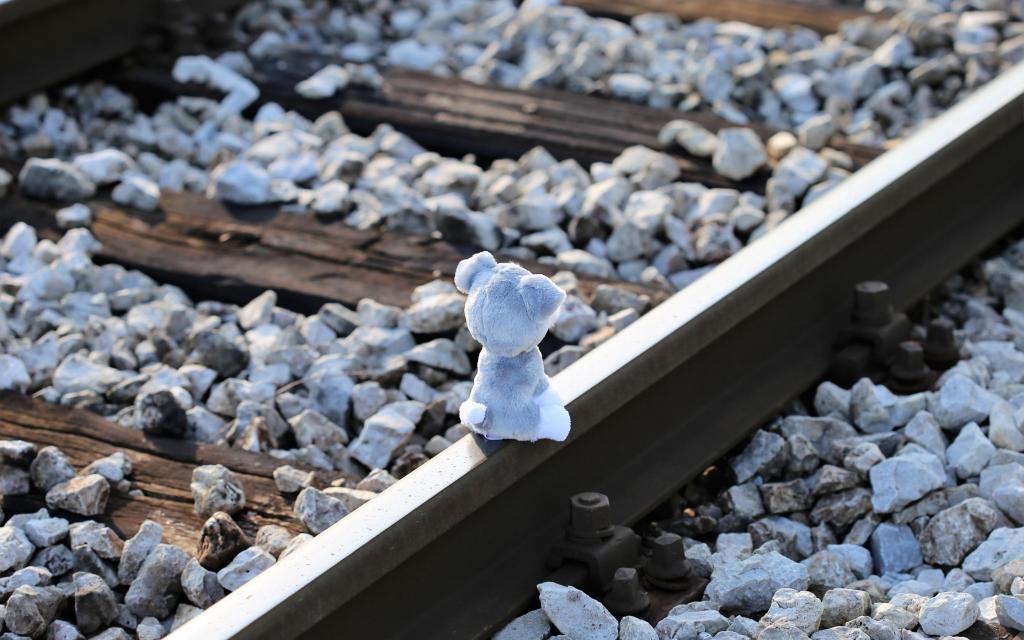 分手挽回女友方法：分手后，女友把我拉黑了该怎么挽回？